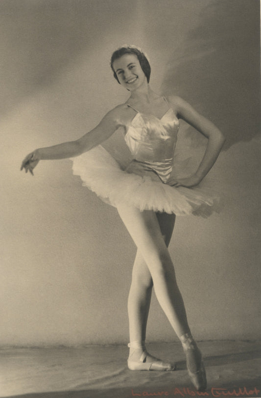 Danseuse par Laure Albin-Guillot