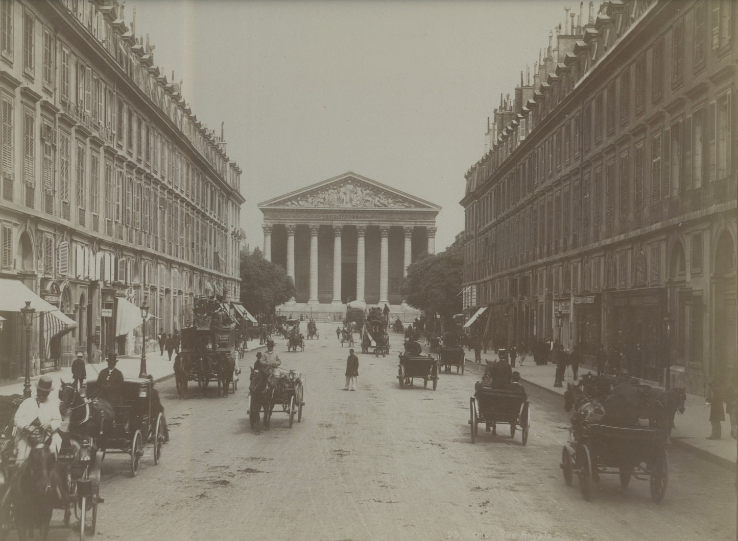 Vue de la Madeleine depuis la rue Royale