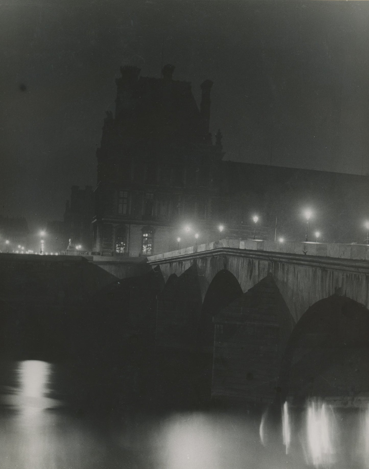 Le Louvre de nuit